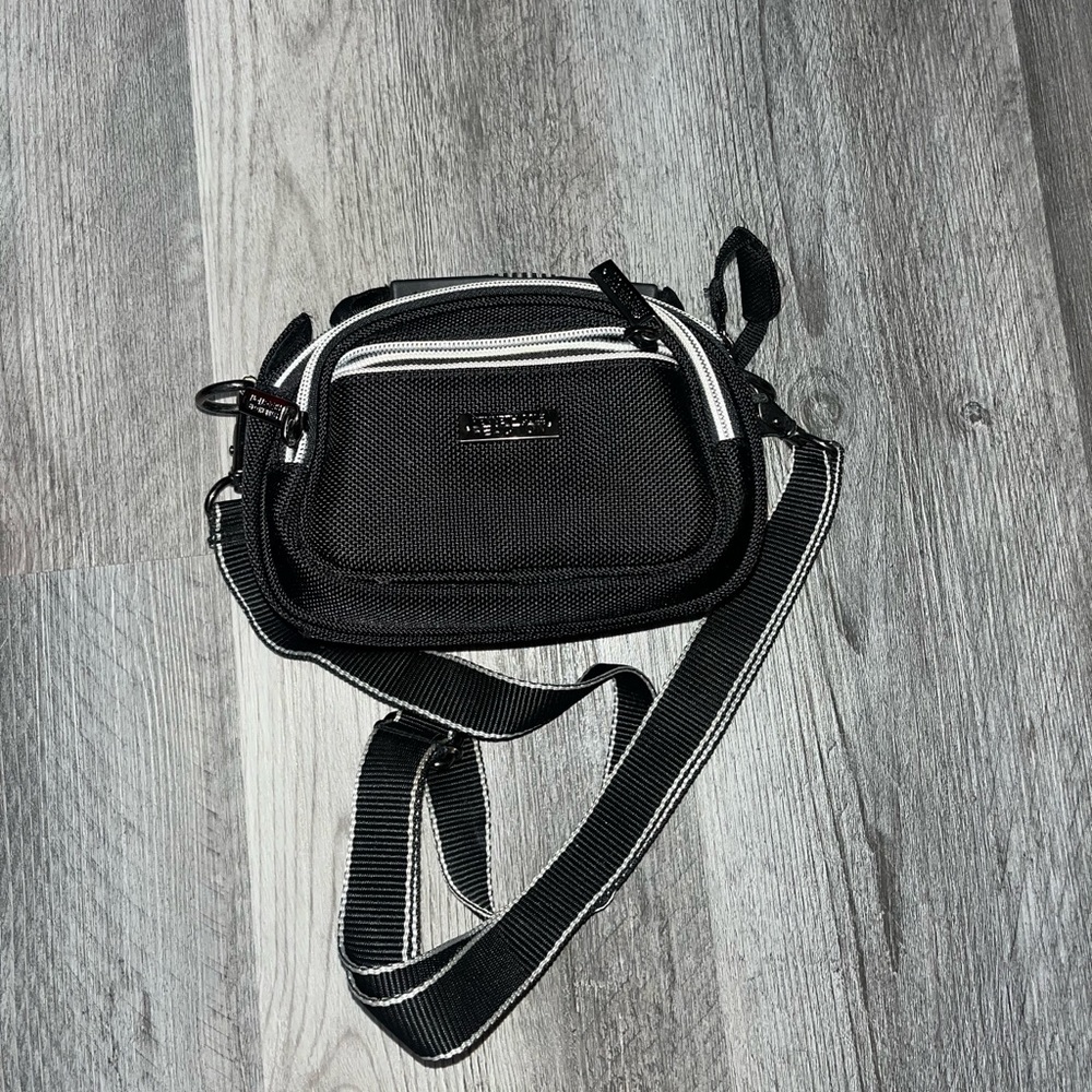 Kenneth Cole Reaction Camera Bag